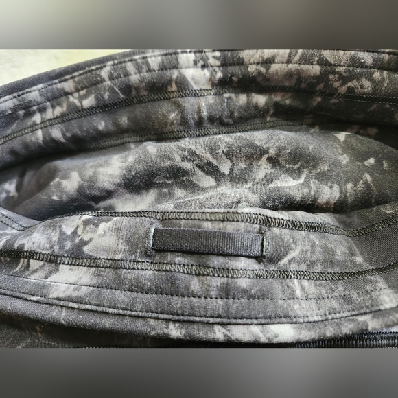 Lululemon Swift Speed High-rise Tights 28". Size 2 - Picture 15 of 16